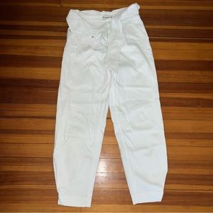 Abercrombie size 28 white jeans